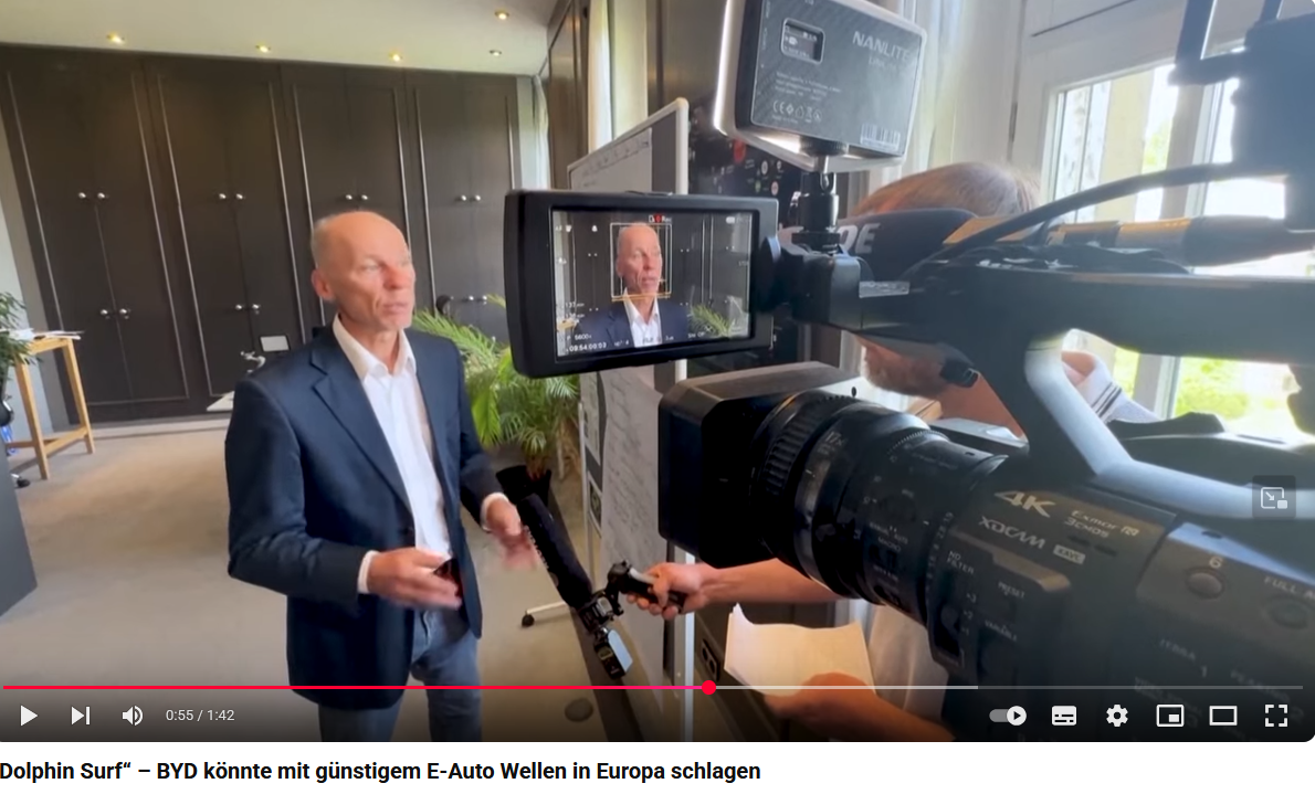 Reuters_Dolphin_26.5.25